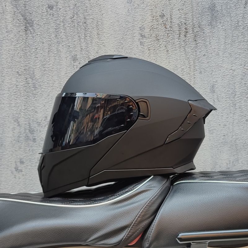 Uniwersalny kask motocyklowy z – Quick Release Buckle Motorcycle Helmet recenzja i cena
